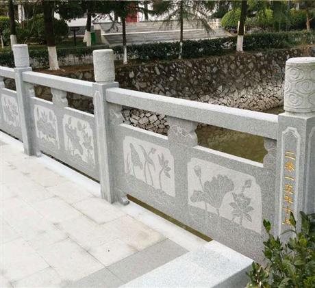 青石栏杆